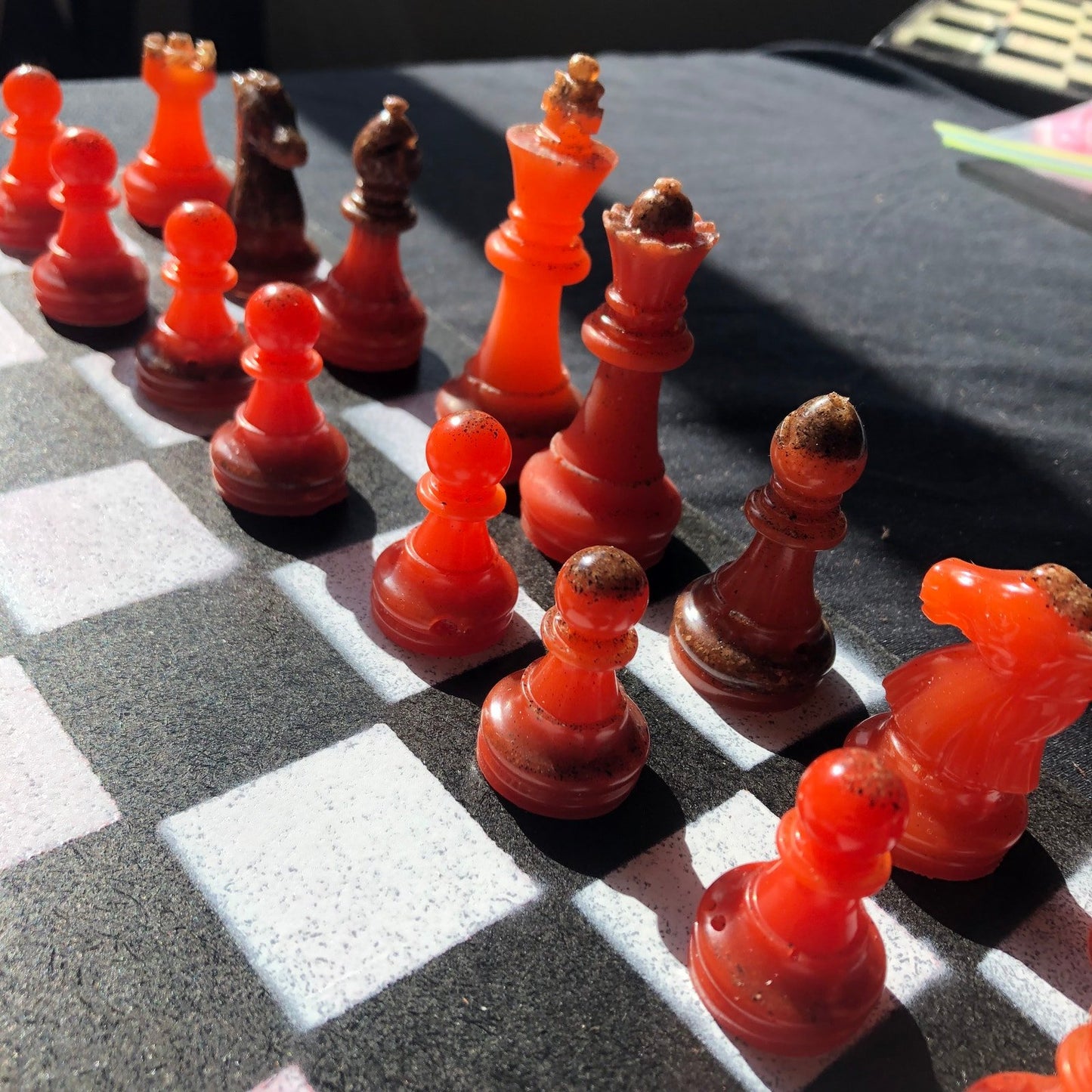 Chess Set - Fading Red