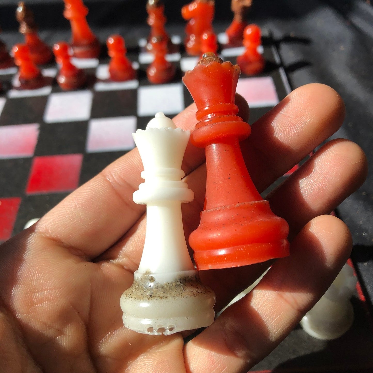 Chess Set - Fading Red