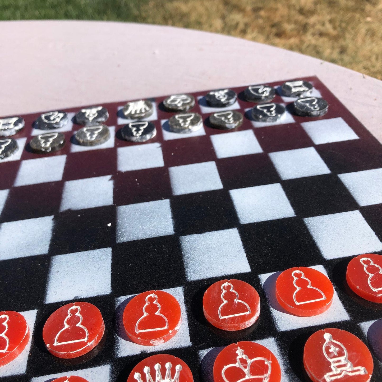 Chess Set - Red/Black Fade