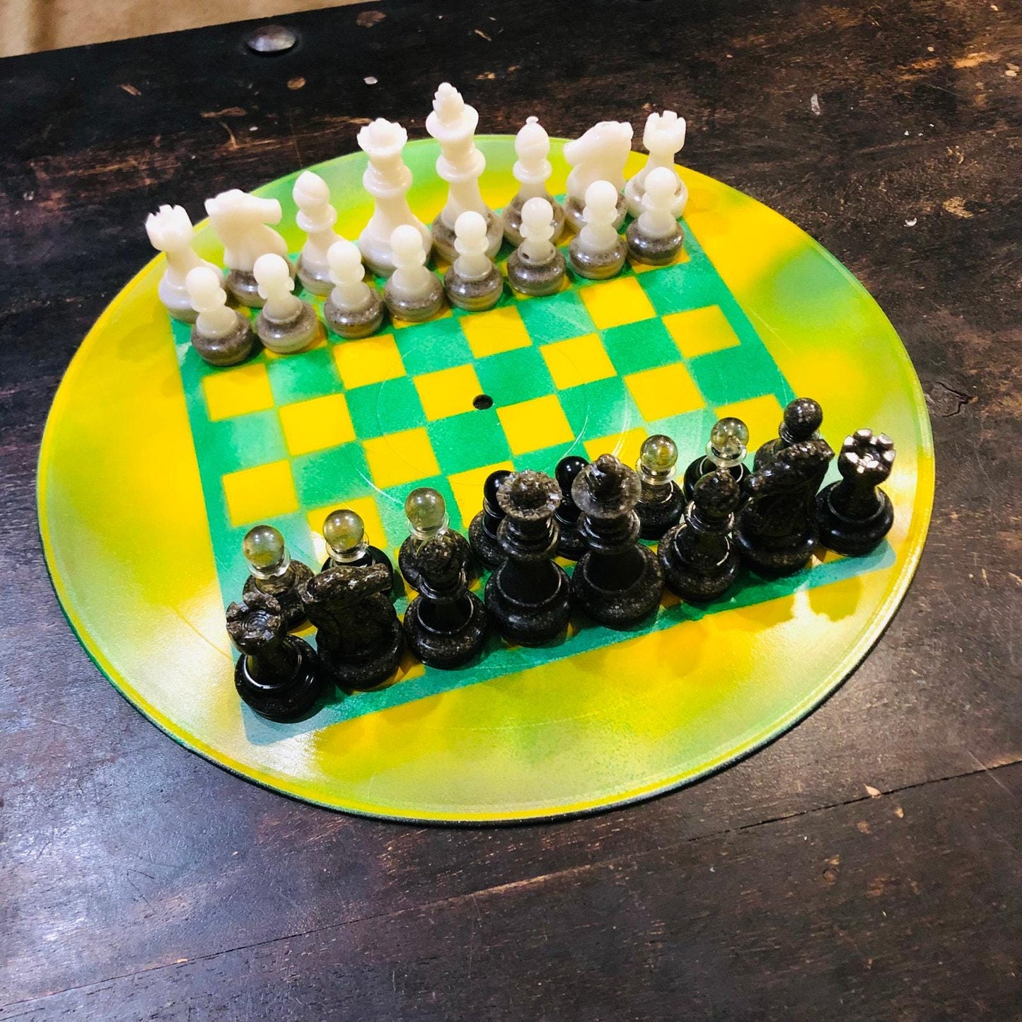 Vinyl Chess Set - Oregon Green (Resin Pieces)