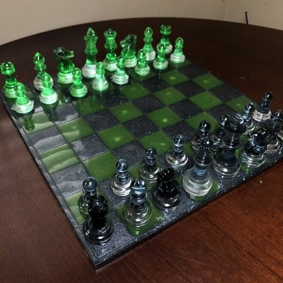 Handmade Resin Chess Set - Space Alien