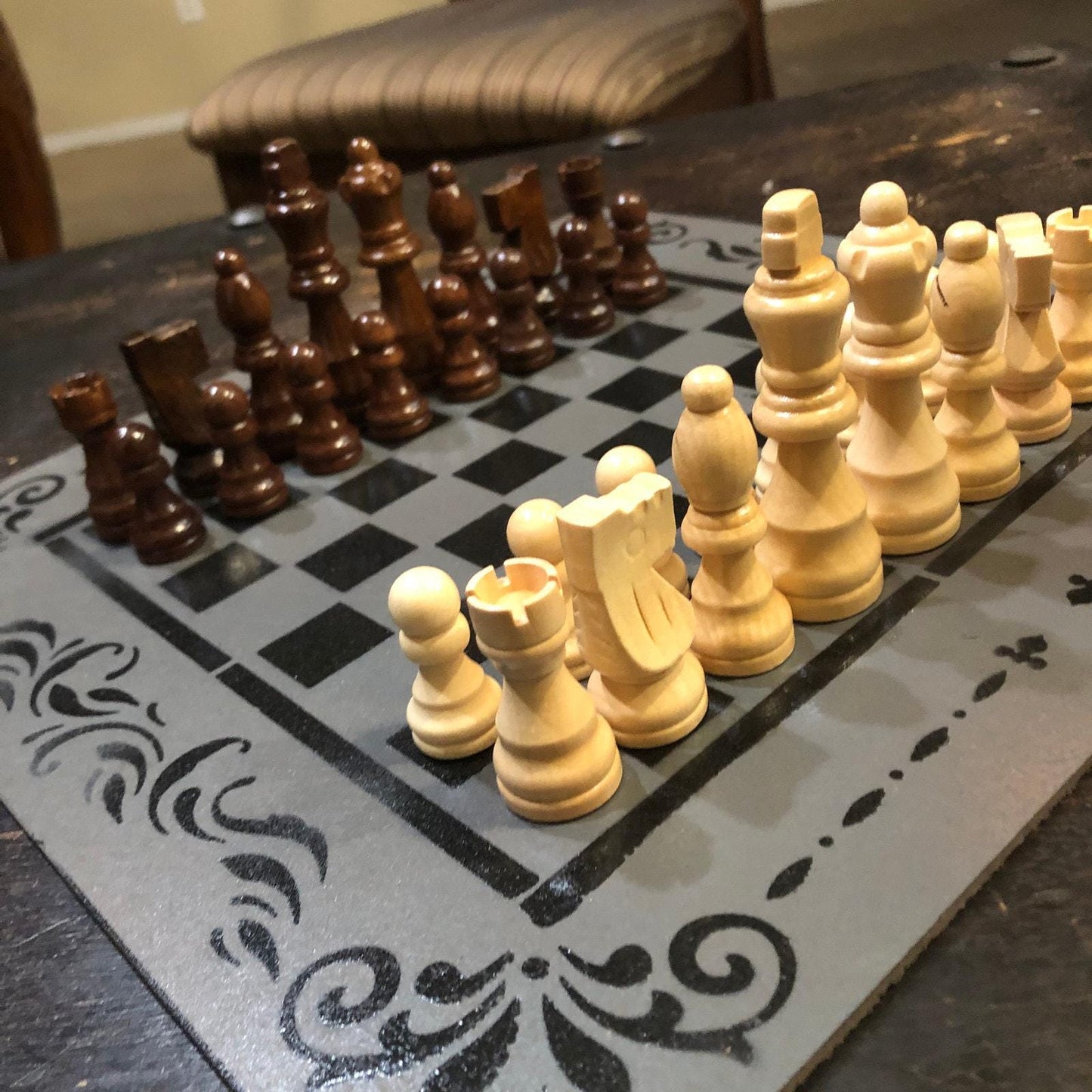 Chess Set - Simple Gray & Black