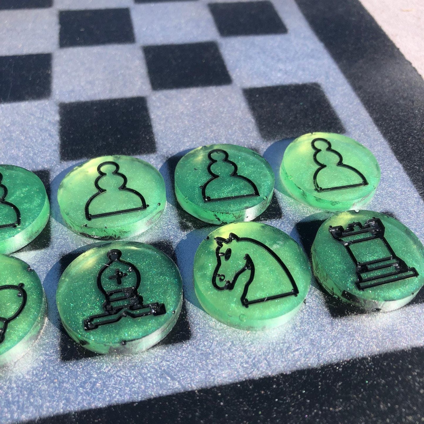 Chess Set - Green & White Dew