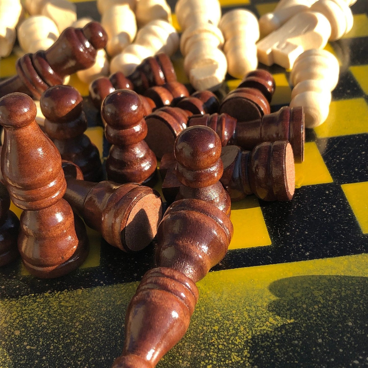 Vinyl Chess Set - Yellow Darkness